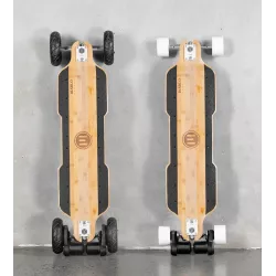 Skateboard électrique Evolve Diablo Bamboo, offrant une vitesse jusqu’à 50 km/h et une puissance de 7000W