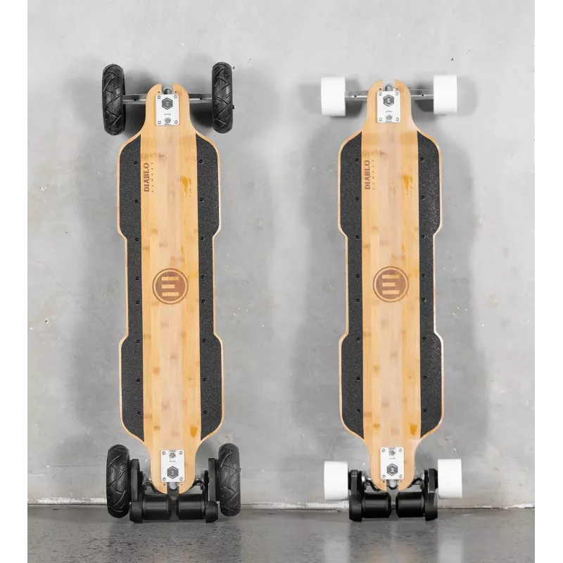 Skateboard électrique Evolve Diablo Bamboo, offrant une vitesse jusqu’à 50 km/h et une puissance de 7000W