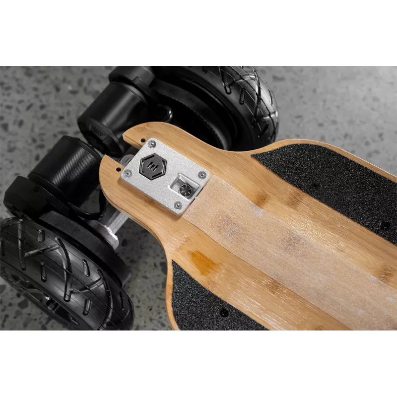 Skateboard électrique Evolve Diablo Bamboo - Version autorisée sur route et conforme au décret EDPM