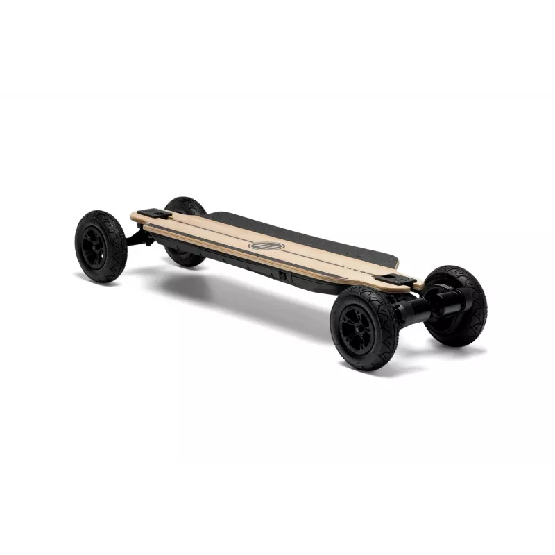 Skateboard électrique Evolve GTR 2 Bamboo tout-terrain offrant une vitesse maximale de 44 km/h et une puissance de 6000W