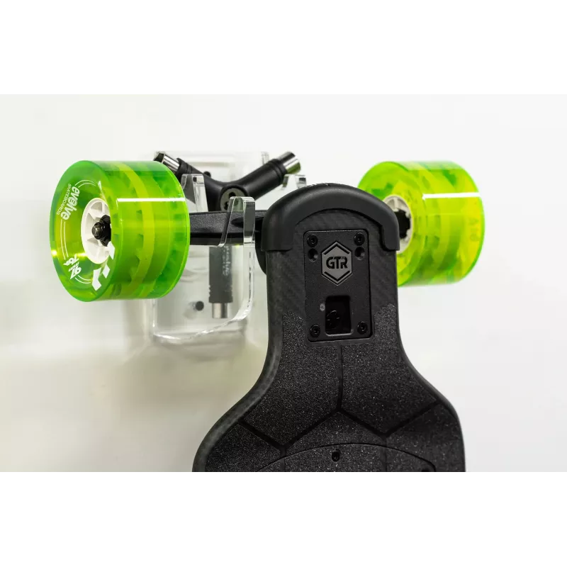 Wall Rack Evolve with skateboard mounted