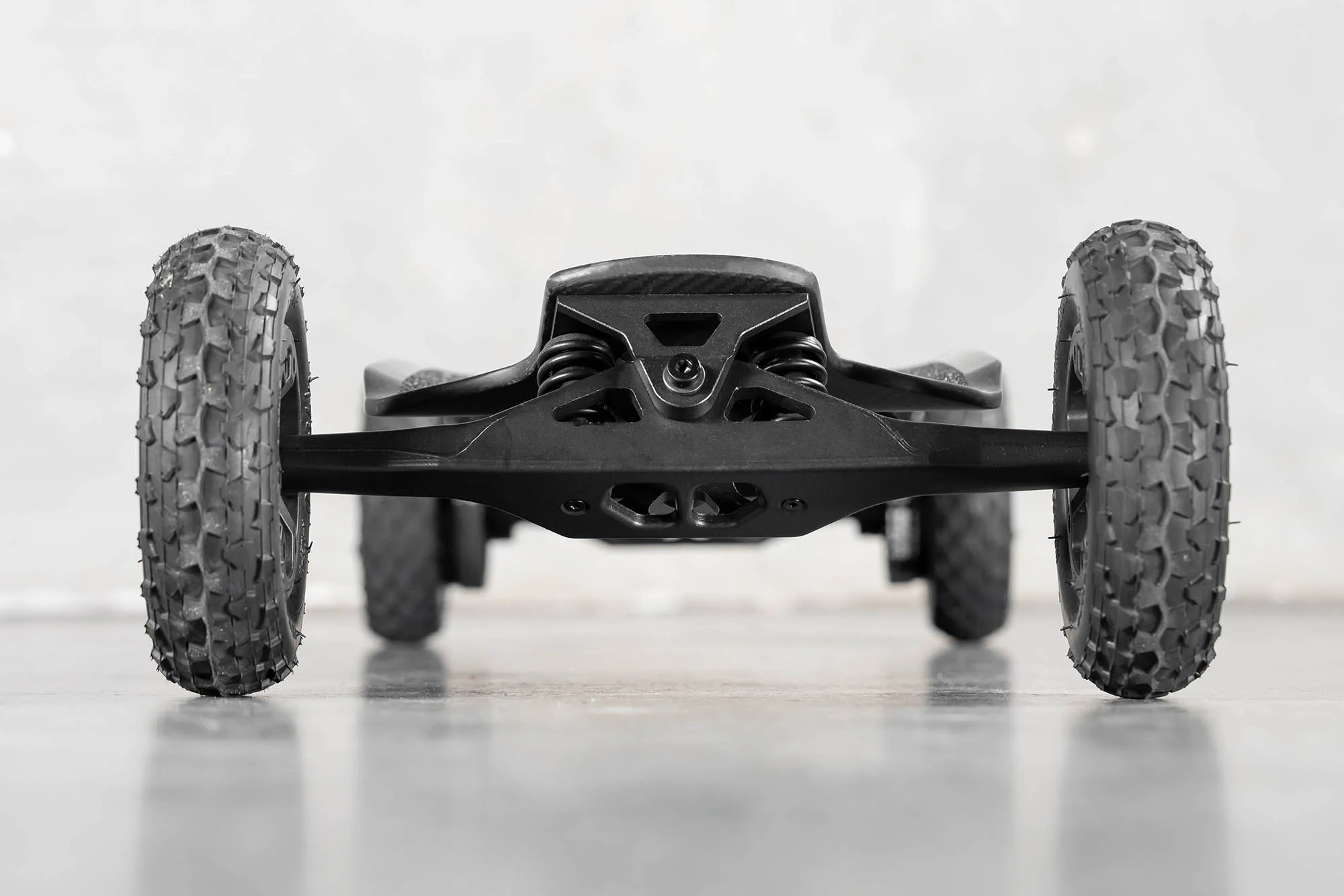 Evolve Renegade Diablo detail trucks