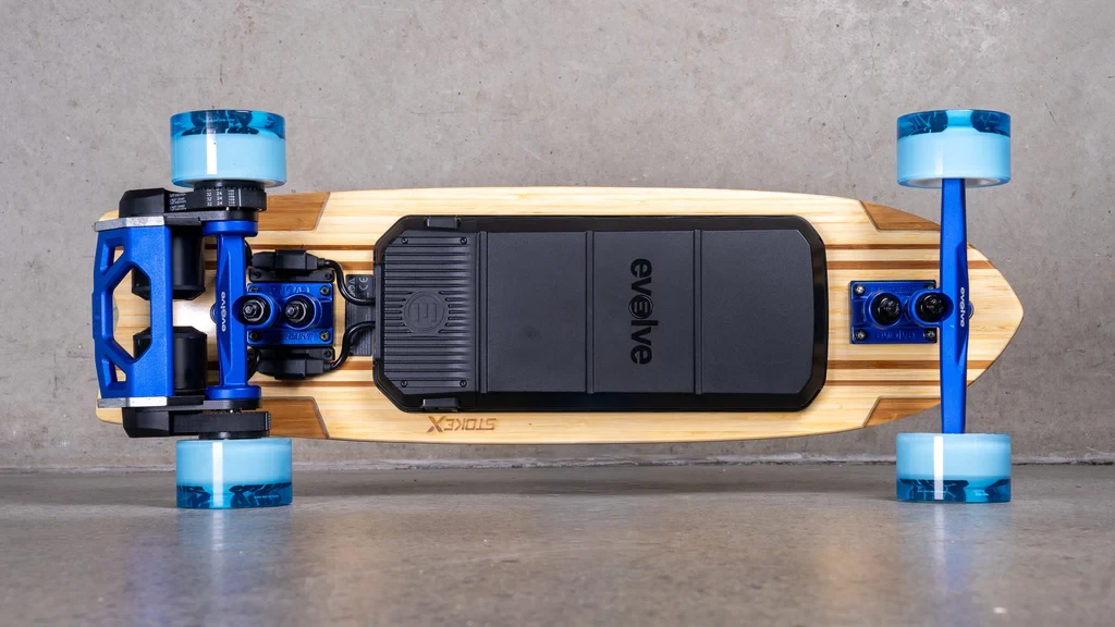 Stoke X Blue Edition - Skateboard électrique édition limitée Evolve Labs