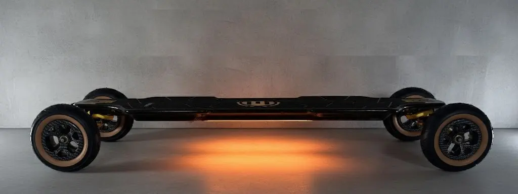Diablo Carbon Gold Edition - Skateboard électrique édition limitée Evolve Labs