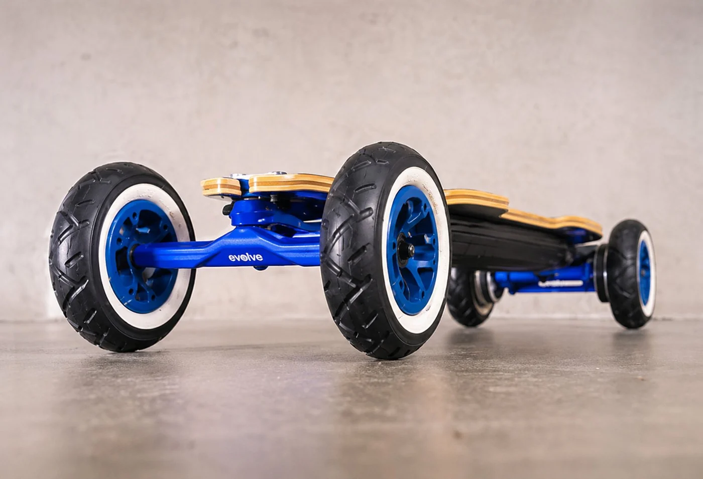 Diablo Bamboo Blue Edition - Skateboard électrique édition limitée Evolve Labs